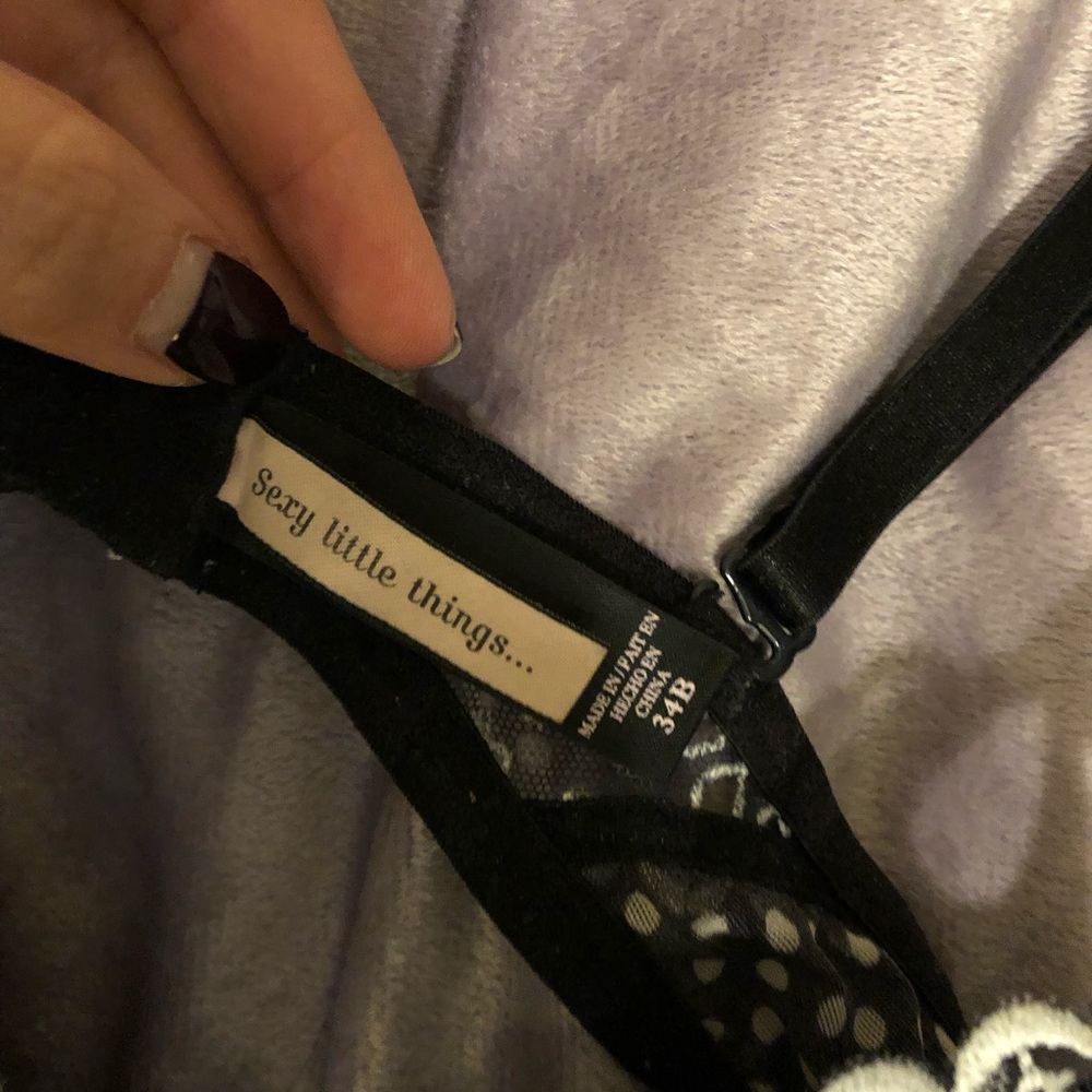 SOLD Victoria’s Secret Black & White Polka Dot Bra - Picture 5 of 6